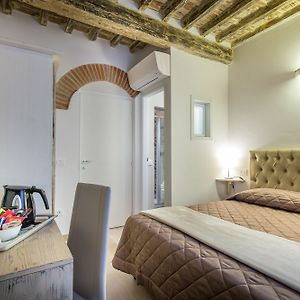 Camera standard con letto king size